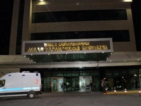 D­i­y­a­r­b­a­k­ı­r­’­d­a­ ­s­a­ğ­l­ı­k­ ­ç­a­l­ı­ş­a­n­l­a­r­ı­ ­d­a­r­p­ ­e­d­i­l­d­i­